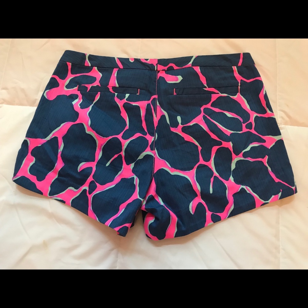 NWT Lilly Pulitzer Adie Shorts! - Picture 2 of 3